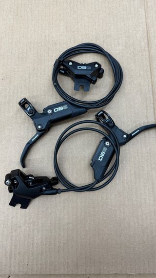 Frenos SRAM DB8 4 pistones liquido Mineral Nuevos