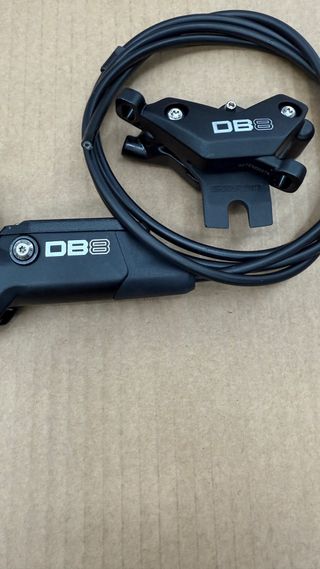 Frenos SRAM DB8 4 pistones liquido Mineral Nuevos