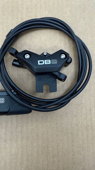 Frenos SRAM DB8 4 pistones liquido Mineral Nuevos