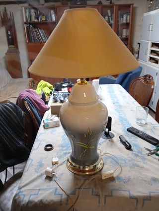 Lampara porcelana gris y blanca