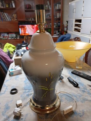 Lampara porcelana gris y blanca