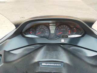Suzuki Burgman 400cc, de 2016.