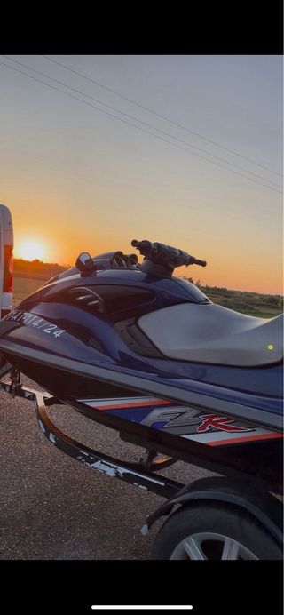 Moto acuática Yamaha FZR 1800 turbo,240cv