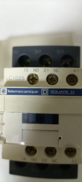 Contactor Telemecanique LC1D25P7