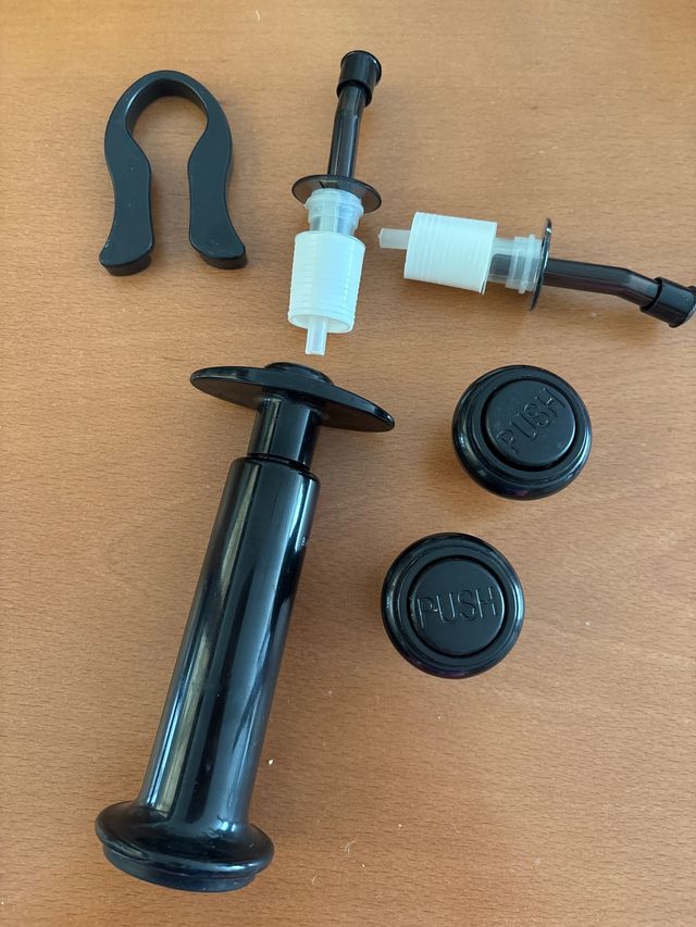 kit vino - Tapones y bomba al vacío