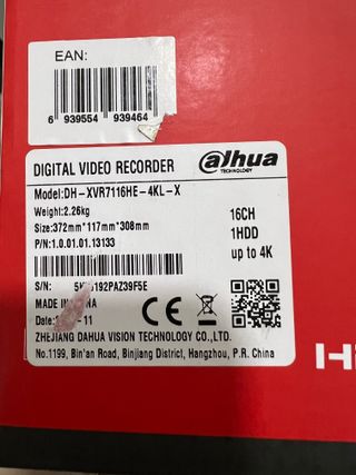 Equipo de video-vigilancia completo.