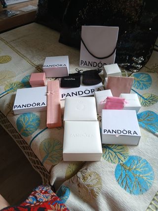 Lote de cajas Pandora