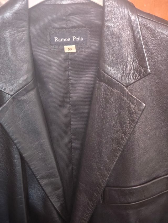 Americana negra piel Talla L