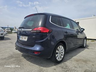 Opel Zafira Tourer 2011