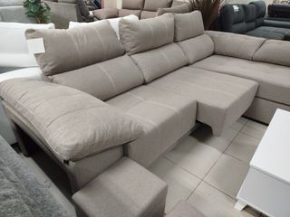 Chaiselongue beige 3 plazas + 2 puffs