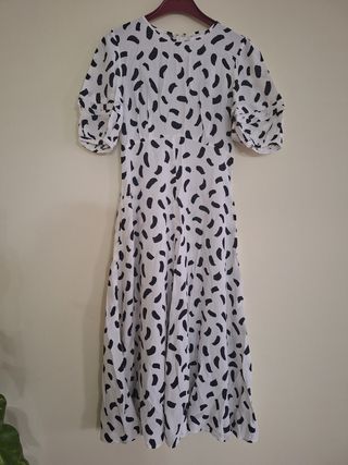 Vestido blanco y negro estampado