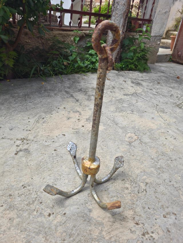 Ancla antigua decorativa