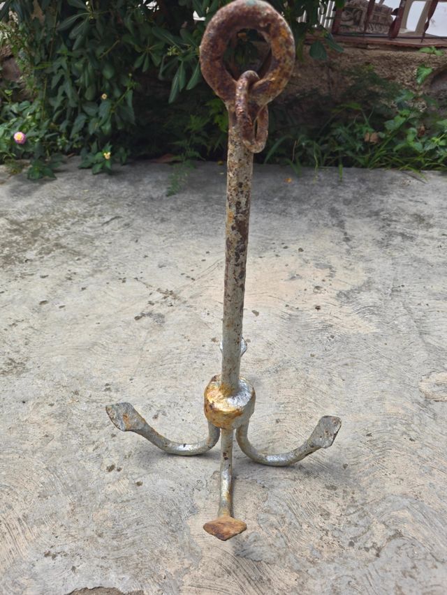 Ancla antigua decorativa