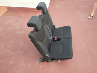 Asientos traseros Toyota Prius+