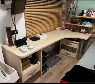 Escritorio y (mesilla juvenil 52/41/59)