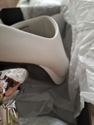 Zapatos tacón blancos