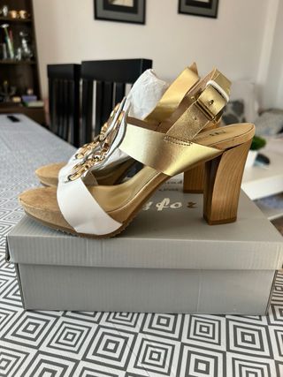 Sandalias tacón dorado-blanco