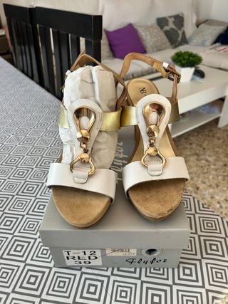 Sandalias tacón dorado-blanco