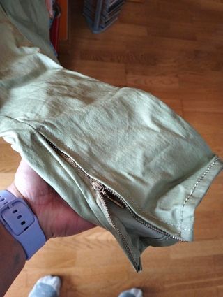 Pantalones pitillo verdes metalizados