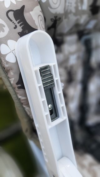 Trona Bebé adaptable Plegable marca Bebedue