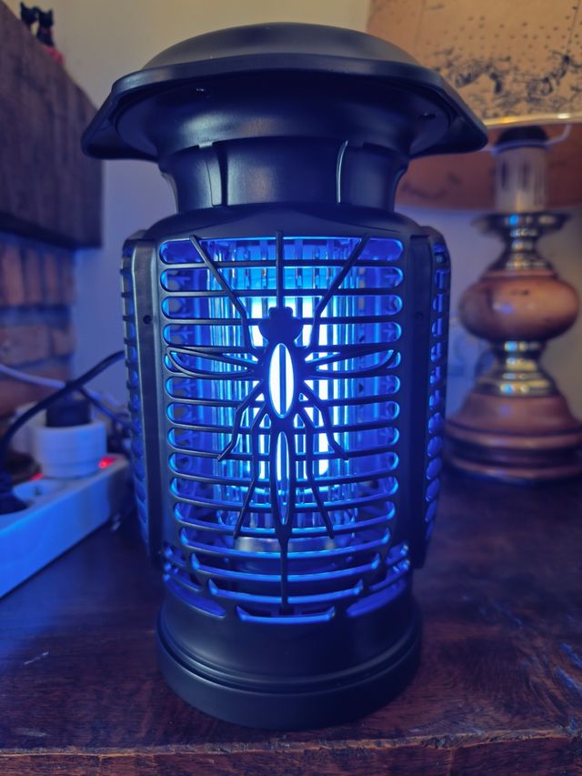 Lampara antimosquitos eléctrica