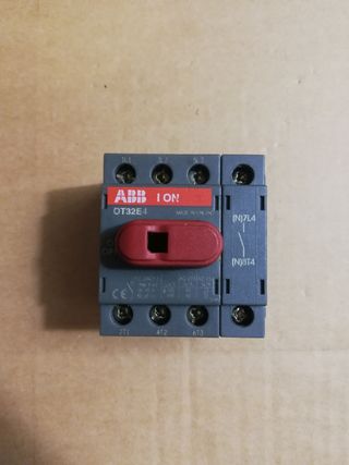 Interruttore sezionatore ABB OT32E4 quadro