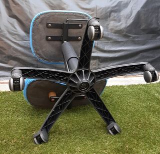 Silla ergonómica rodillas azul