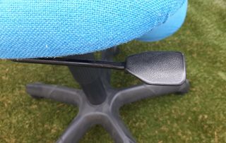 Silla ergonómica rodillas azul