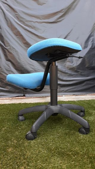 Silla ergonómica rodillas azul
