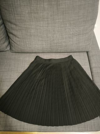 Mini falda plisada negra de H&M