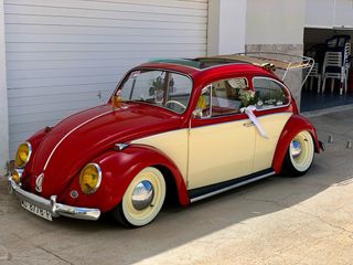 Alquiler Coche Escarabajo y Moto vespa para bodas