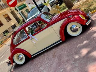 Alquiler Coche Escarabajo y Moto vespa para bodas