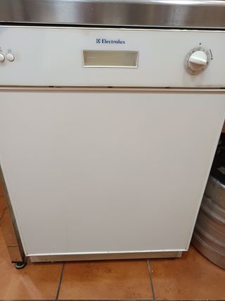 Lavavajillas Electrolux...
