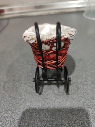 Carrito bebé mimbre vintage