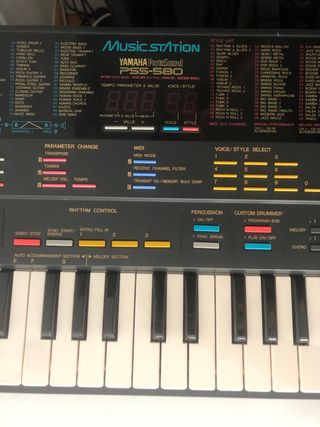 Yamaha PSS-580 Music Station Sintetizador FM