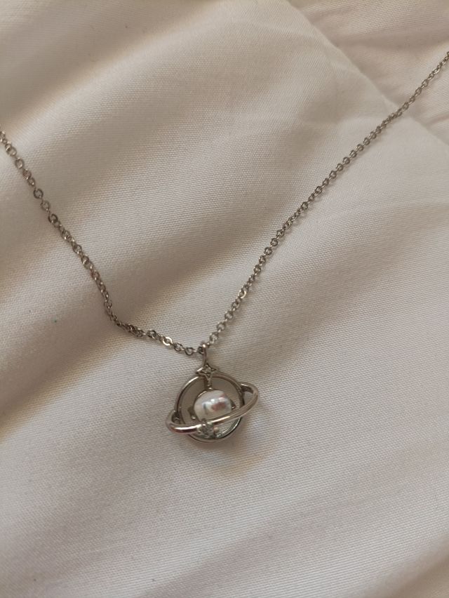 Precioso collar de plata