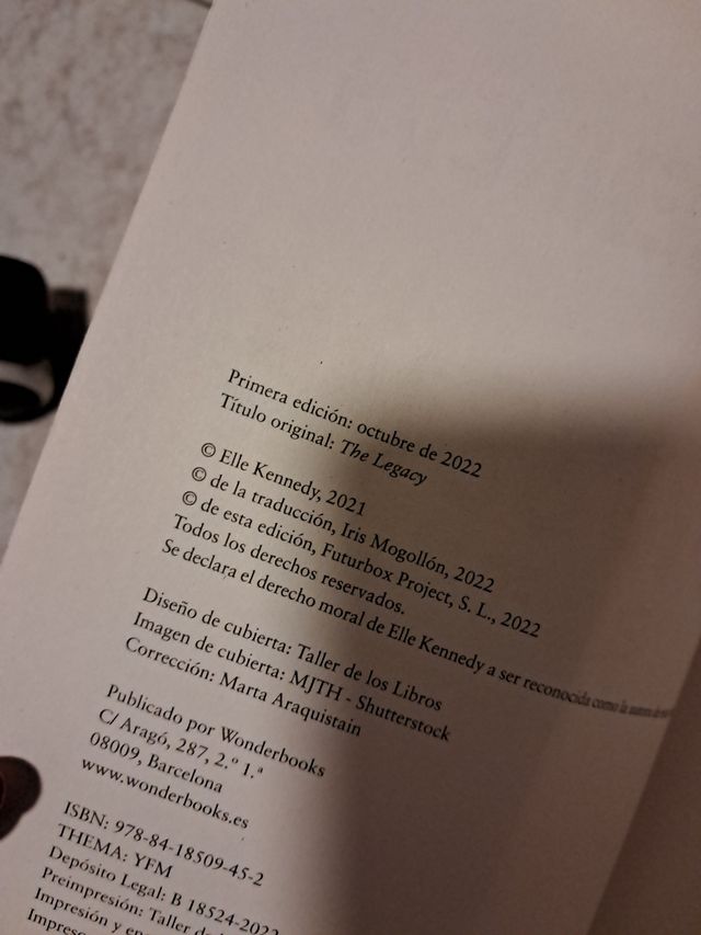 El legado (KissMe 5) (Off-campus, 5) (Spanish E...