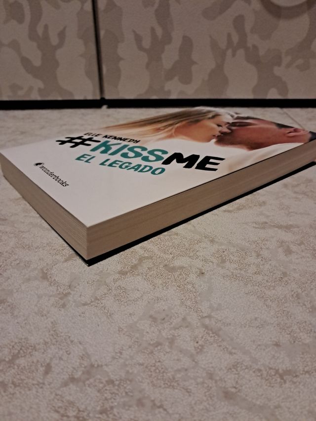 El legado (KissMe 5) (Off-campus, 5) (Spanish E...