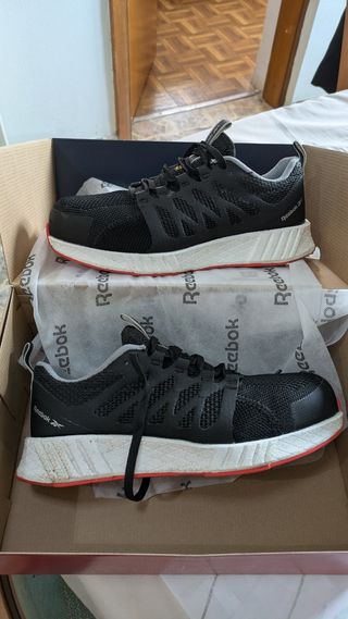 Reebok Zapatos Seguridad - Negros
Usados 3 días 