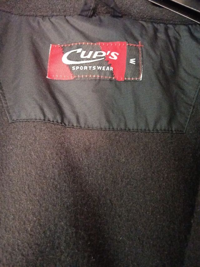 Cazadora Cup's Sport roja y negra