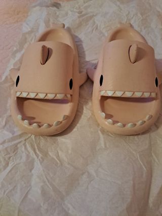Chanclas tiburón Crayon Friends - 36-37