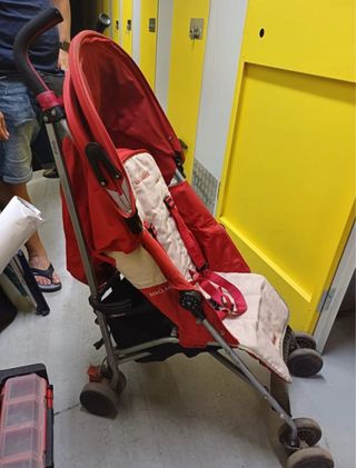 Silla paseo Maclaren roja