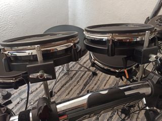 Batería electrónica Alesis Surge Mesh Kit + Sillín