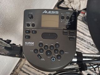 Batería electrónica Alesis Surge Mesh Kit + Sillín