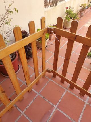 80 VALLAS DE DELIMITACIÓN DE MADERA CON PEANA