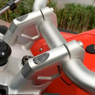 Alzas manillar BMW - Mejora postura