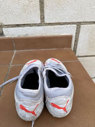 Zapatillas Puma grises y multicolor