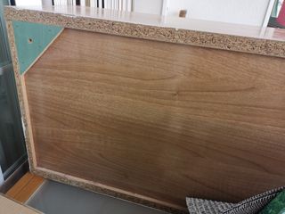 Mueble de madera marrón roble