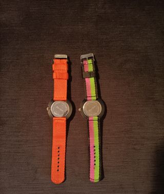 2 relojes deportivos de pulsera