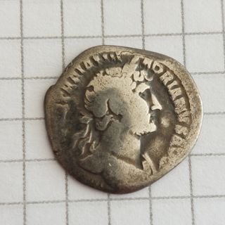 Denario Adriano. Moneda Romana